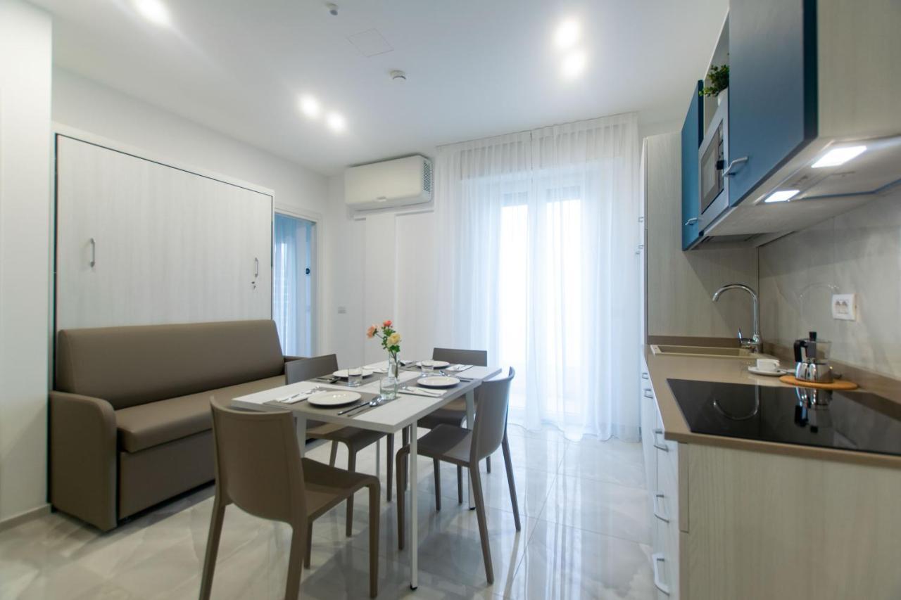Residence Flow-R Риччоне Экстерьер фото