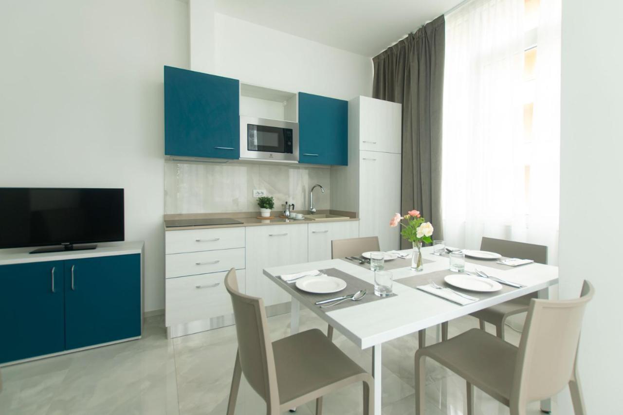 Residence Flow-R Риччоне Экстерьер фото