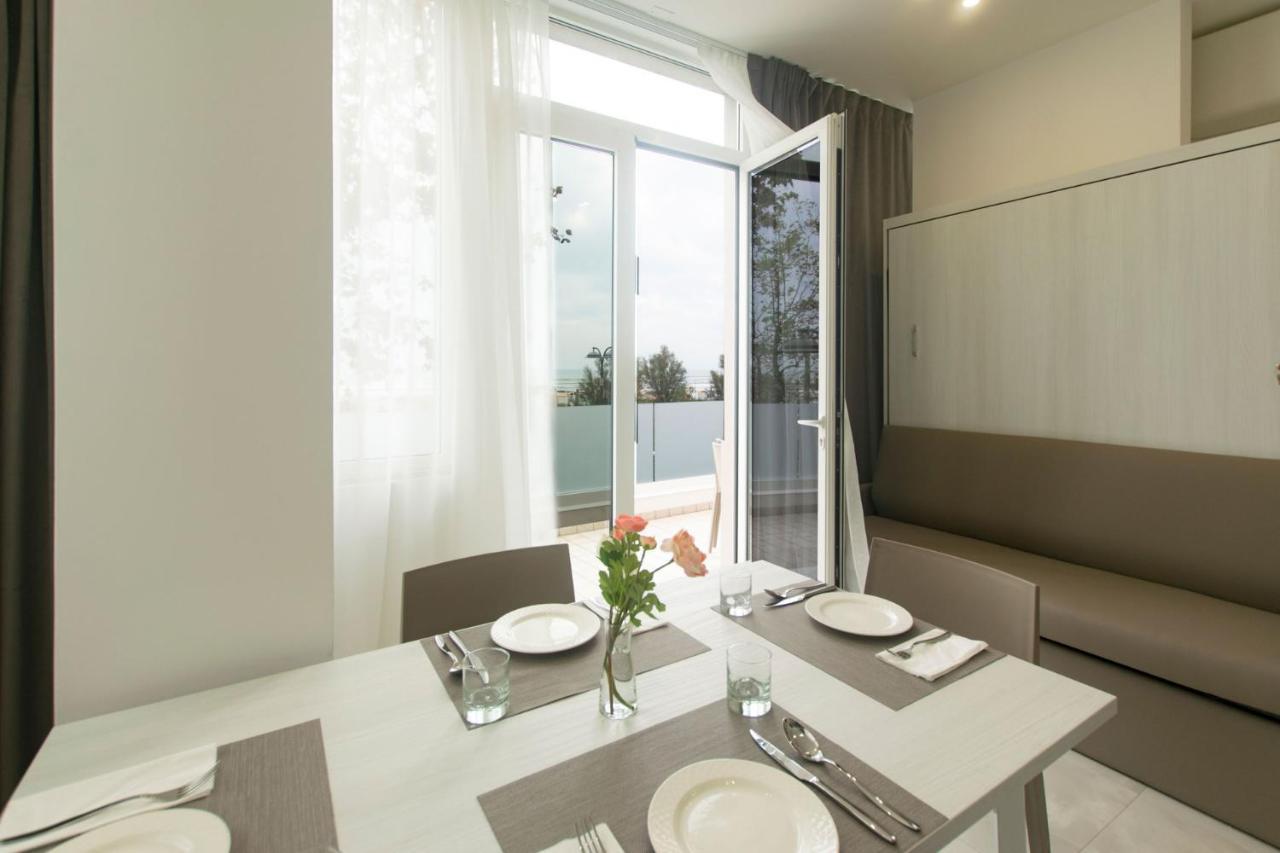 Residence Flow-R Риччоне Экстерьер фото